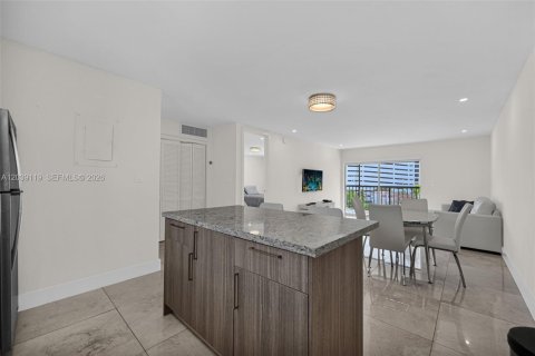 Appartement à louer à Sunny Isles Beach, Floride: 1 chambre, 74.88 m2 № 2086212 - photo 6
