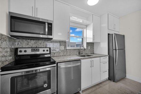 Appartement à louer à Sunny Isles Beach, Floride: 1 chambre, 74.88 m2 № 2086212 - photo 7