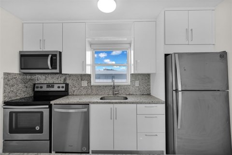 Appartement à louer à Sunny Isles Beach, Floride: 1 chambre, 74.88 m2 № 2086212 - photo 5