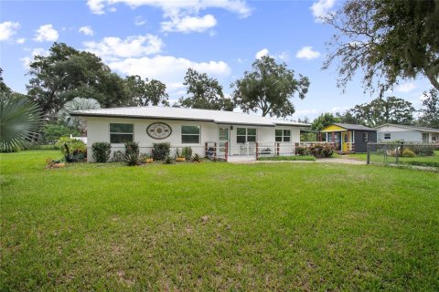 House in De Leon Springs, Florida 3 bedrooms, 167.22 sq.m. № 1912307 - photo 2