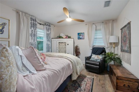 House in De Leon Springs, Florida 3 bedrooms, 167.22 sq.m. № 1912307 - photo 28