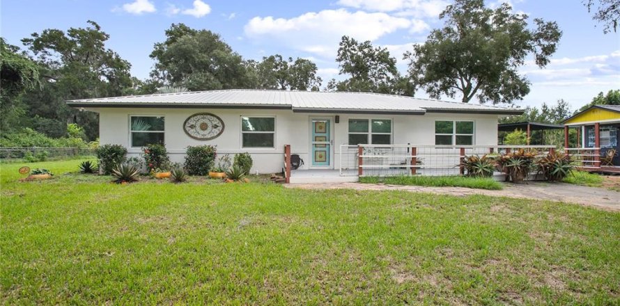House in De Leon Springs, Florida 3 bedrooms, 167.22 sq.m. № 1912307