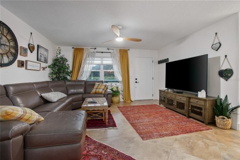 House in De Leon Springs, Florida 3 bedrooms, 167.22 sq.m. № 1912307 - photo 9