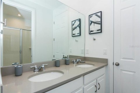 Casa en venta en Kissimmee, Florida, 9 dormitorios, 405.33 m2 № 1519573 - foto 24