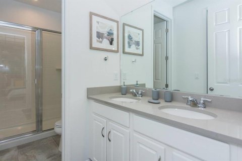 Casa en venta en Kissimmee, Florida, 9 dormitorios, 405.33 m2 № 1519573 - foto 27
