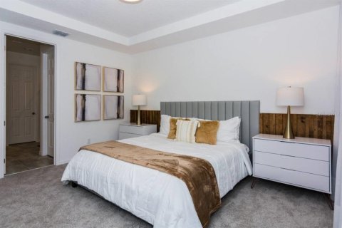 Casa en venta en Kissimmee, Florida, 9 dormitorios, 405.33 m2 № 1519573 - foto 11