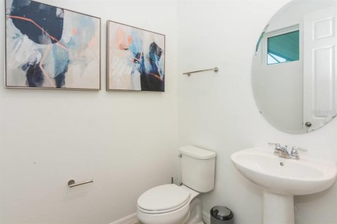 Casa en venta en Kissimmee, Florida, 9 dormitorios, 405.33 m2 № 1519573 - foto 9