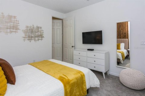 Casa en venta en Kissimmee, Florida, 9 dormitorios, 405.33 m2 № 1519573 - foto 20