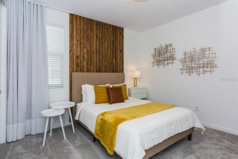 Casa en venta en Kissimmee, Florida, 9 dormitorios, 405.33 m2 № 1519573 - foto 19