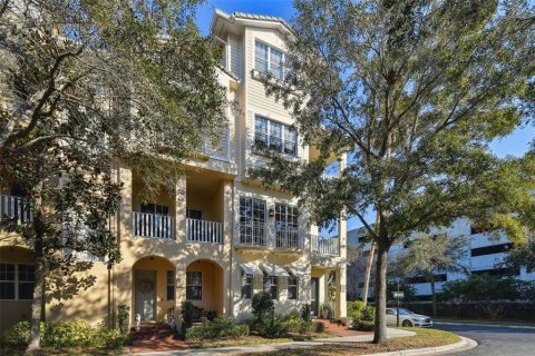 Touwnhouse à vendre à Tampa, Floride: 4 chambres, 210.14 m2 № 1815919 - photo 1