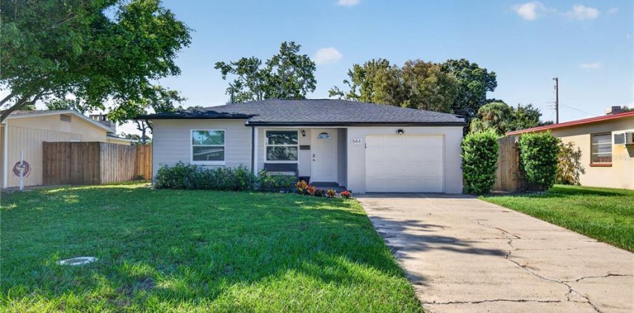 Villa ou maison à Saint Petersburg, Floride 2 chambres, 102.84 m2 № 2409001