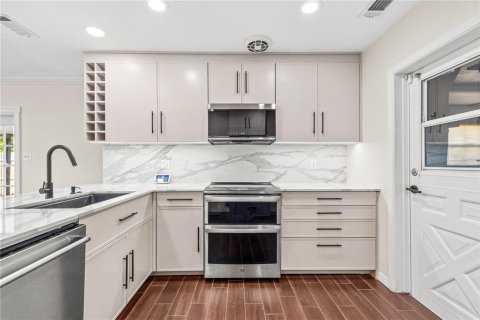 Villa ou maison à vendre à Saint Petersburg, Floride: 2 chambres, 102.84 m2 № 2409001 - photo 4