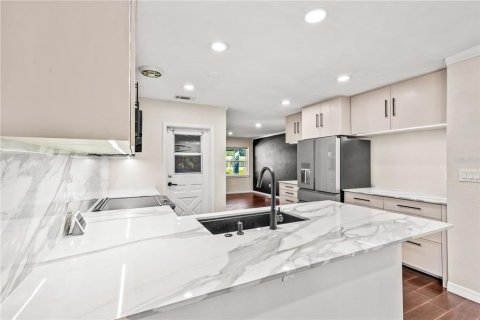 Villa ou maison à vendre à Saint Petersburg, Floride: 2 chambres, 102.84 m2 № 2409001 - photo 8