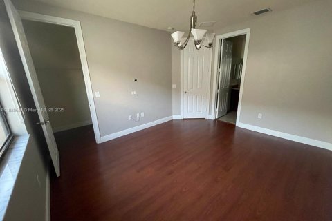 Снять в аренду виллу или дом в Дорал, Флорида 4 спальни, 324.69м2, № 1939161 - фото 14