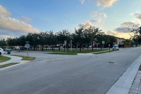 Снять в аренду виллу или дом в Дорал, Флорида 4 спальни, 324.69м2, № 1939161 - фото 16