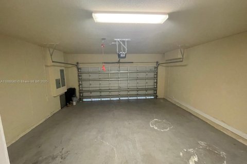 Снять в аренду виллу или дом в Дорал, Флорида 4 спальни, 324.69м2, № 1939161 - фото 4