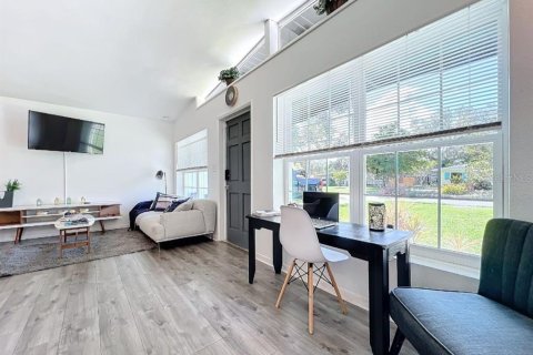 Villa ou maison à louer à Sarasota, Floride: 3 chambres, 88.07 m2 № 2296372 - photo 10