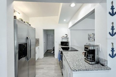 Villa ou maison à louer à Sarasota, Floride: 3 chambres, 88.07 m2 № 2296372 - photo 8