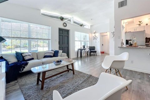 Villa ou maison à louer à Sarasota, Floride: 3 chambres, 88.07 m2 № 2296372 - photo 12