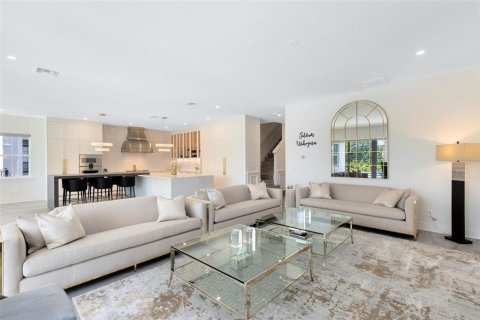 House in Four Corners, Florida 6 bedrooms, 594.2 sq.m. № 1736364 - photo 6