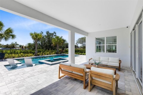 House in Four Corners, Florida 6 bedrooms, 594.2 sq.m. № 1736364 - photo 15