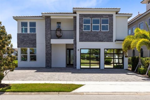 House in Four Corners, Florida 6 bedrooms, 594.2 sq.m. № 1736364 - photo 1