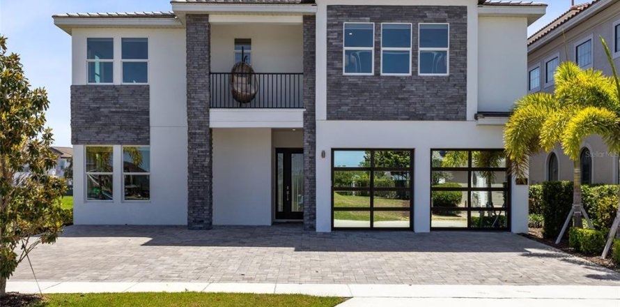 House in Four Corners, Florida 6 bedrooms, 594.2 sq.m. № 1736364