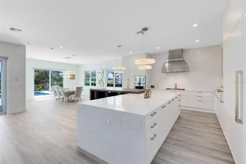 House in Four Corners, Florida 6 bedrooms, 594.2 sq.m. № 1736364 - photo 12