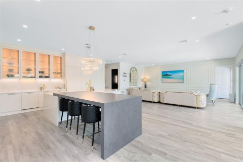 House in Four Corners, Florida 6 bedrooms, 594.2 sq.m. № 1736364 - photo 11