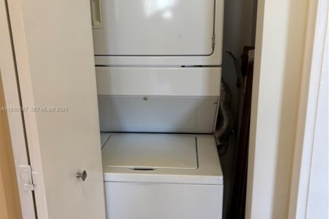 Condominio en venta en Aventura, Florida, 1 dormitorio, 77.57 m2 № 2034208 - foto 8