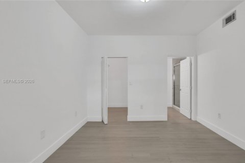 Condo in Pembroke Pines, Florida, 2 bedrooms  № 2088007 - photo 27
