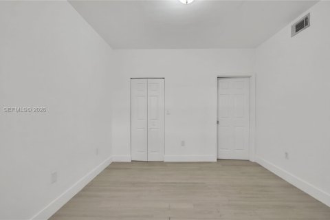 Condo in Pembroke Pines, Florida, 2 bedrooms  № 2088007 - photo 26
