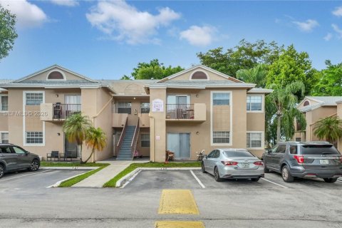 Condo in Pembroke Pines, Florida, 2 bedrooms № 2088007
