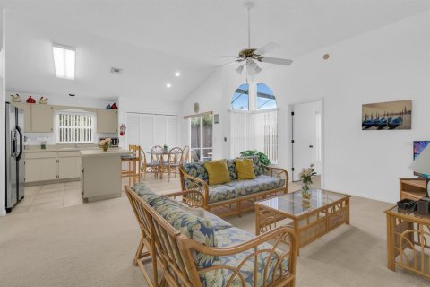 Villa ou maison à vendre à Kissimmee, Floride: 3 chambres, 159.05 m2 № 2412546 - photo 10
