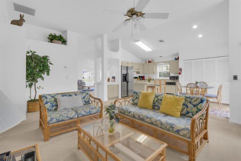Villa ou maison à vendre à Kissimmee, Floride: 3 chambres, 159.05 m2 № 2412546 - photo 23