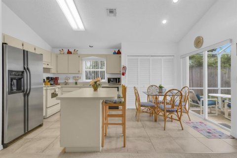 Villa ou maison à vendre à Kissimmee, Floride: 3 chambres, 159.05 m2 № 2412546 - photo 7