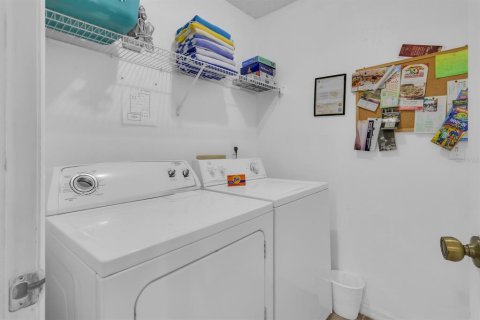 Villa ou maison à vendre à Kissimmee, Floride: 3 chambres, 159.05 m2 № 2412546 - photo 20