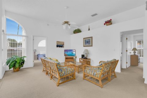 Villa ou maison à vendre à Kissimmee, Floride: 3 chambres, 159.05 m2 № 2412546 - photo 9