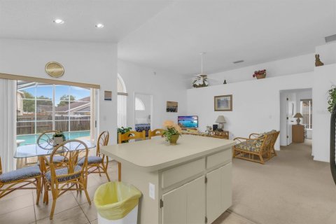 Villa ou maison à vendre à Kissimmee, Floride: 3 chambres, 159.05 m2 № 2412546 - photo 21