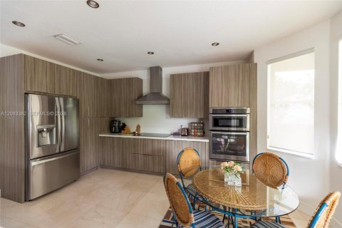 Villa ou maison à louer à Weston, Floride: 5 chambres, 235.6 m2 № 2346844 - photo 7