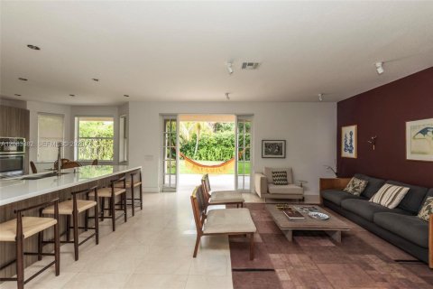 Villa ou maison à louer à Weston, Floride: 5 chambres, 235.6 m2 № 2346844 - photo 9