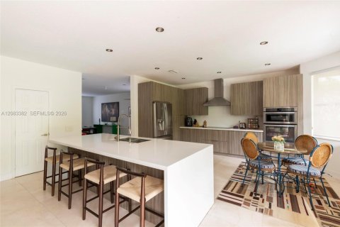 Villa ou maison à louer à Weston, Floride: 5 chambres, 235.6 m2 № 2346844 - photo 6