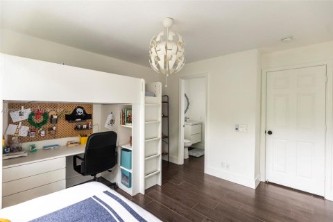 Villa ou maison à louer à Weston, Floride: 5 chambres, 235.6 m2 № 2346844 - photo 30