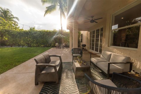 Villa ou maison à louer à Weston, Floride: 5 chambres, 235.6 m2 № 2346844 - photo 14
