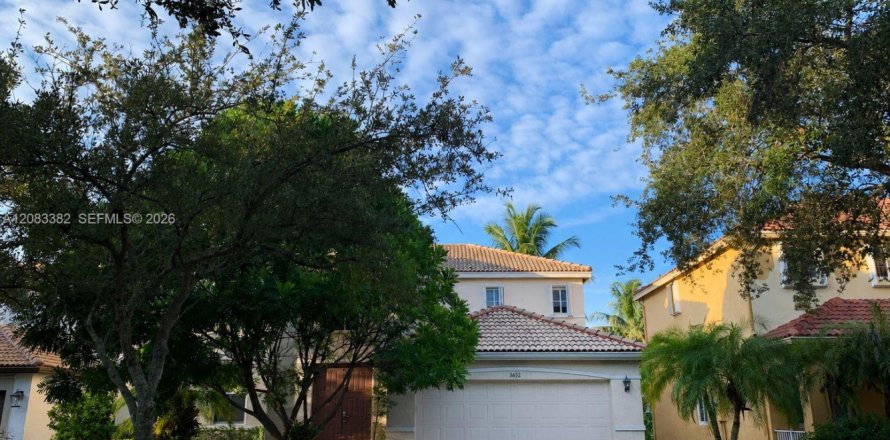 Villa ou maison à Weston, Floride 5 chambres, 235.6 m2 № 2346844
