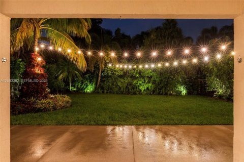Villa ou maison à louer à Weston, Floride: 5 chambres, 235.6 m2 № 2346844 - photo 18