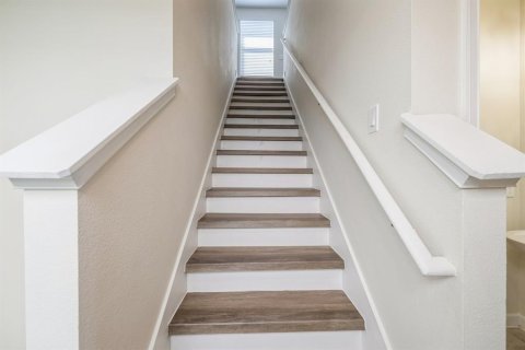 Casa en alquiler en Orlando, Florida, 4 dormitorios, 231.42 m2 № 1900168 - foto 14
