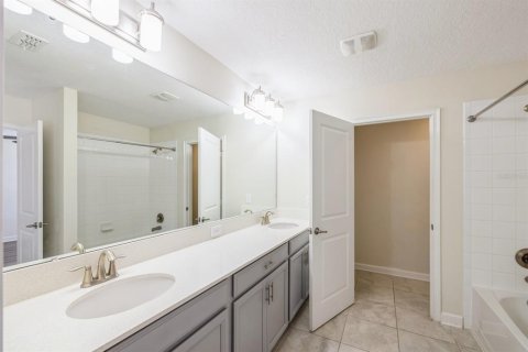 Casa en alquiler en Orlando, Florida, 4 dormitorios, 231.42 m2 № 1900168 - foto 23