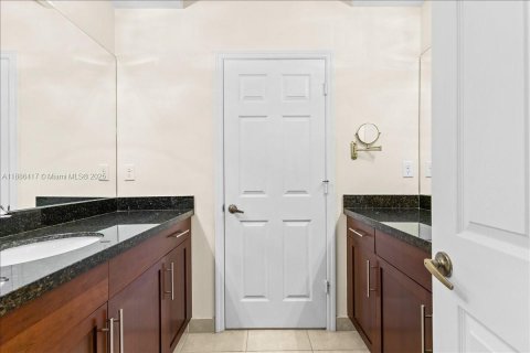 Townhouse in Pembroke Pines, Florida 3 bedrooms, 122.17 sq.m. № 1932751 - photo 28