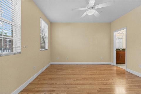 Townhouse in Pembroke Pines, Florida 3 bedrooms, 122.17 sq.m. № 1932751 - photo 24